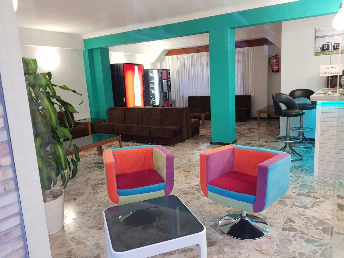 Hostal Rosi Laredo Exterior photo